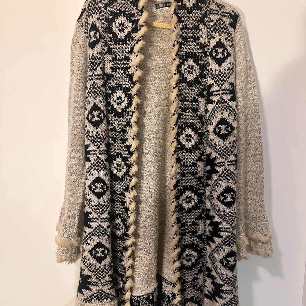 VENUS Black and Cream Patterned Cardigan